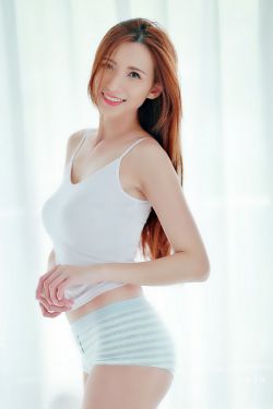 她在丈天面前被耍了三级